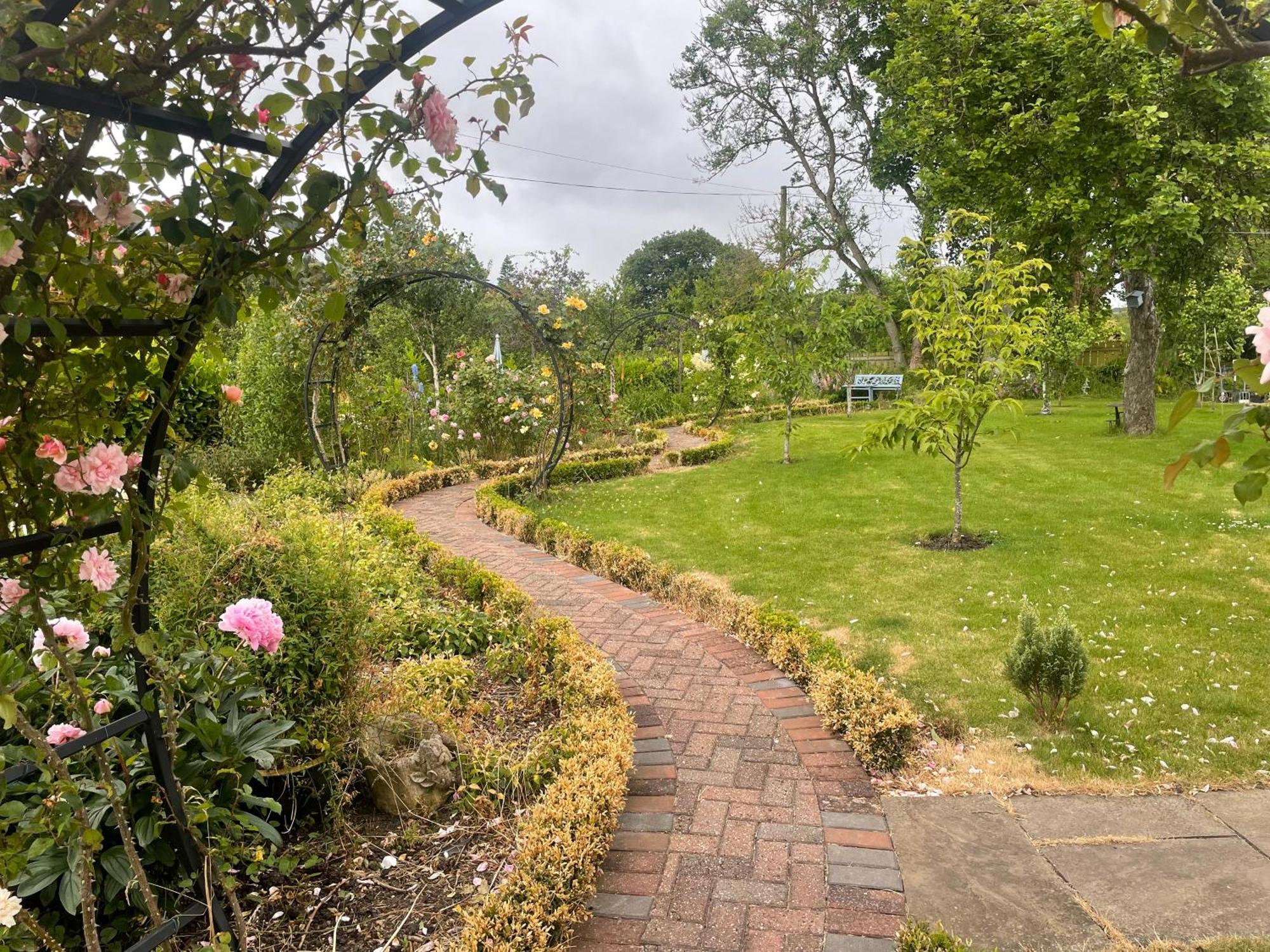 Warlands Farm Guest house *
